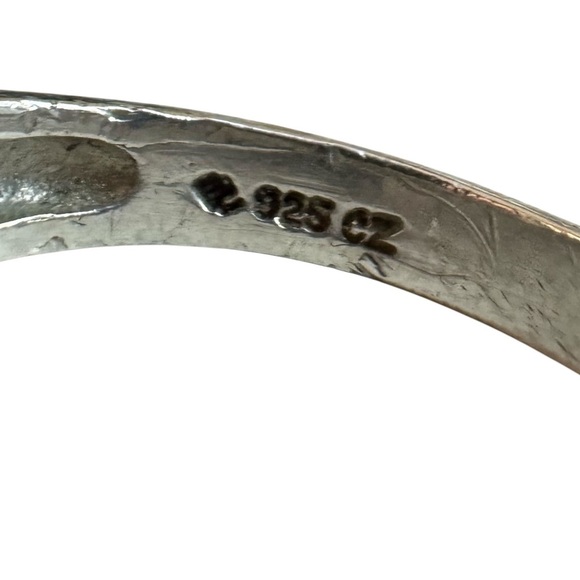 Vintage Sterling Silver Cubic Zirconia Ring (8.5) - Picture 15 of 15